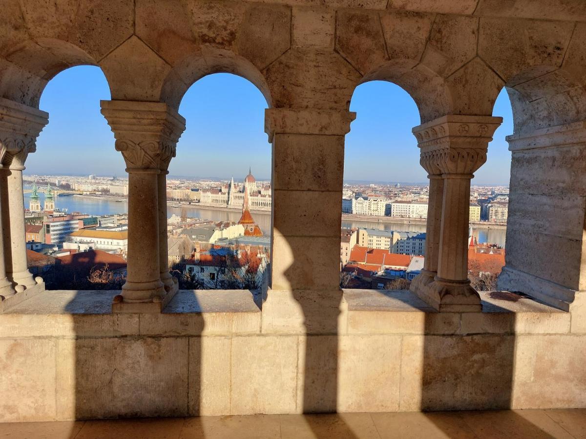 Sunny Studio At The Castle Βουδαπέστη Εξωτερικό φωτογραφία